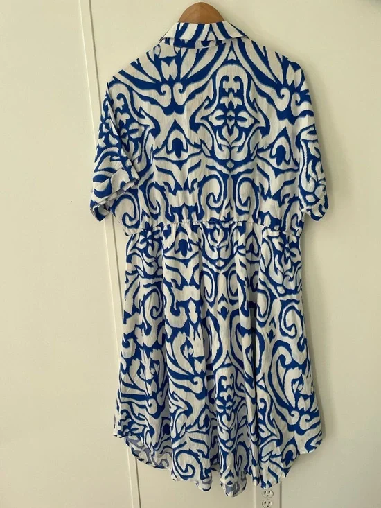 BloomChic Blue and White Printed Midi Dress Button Detail Size 14/16 NWT - Picture 6 of 11
